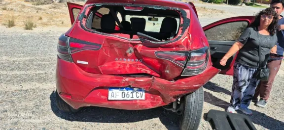 Fuerte choque en acceso a Gaiman