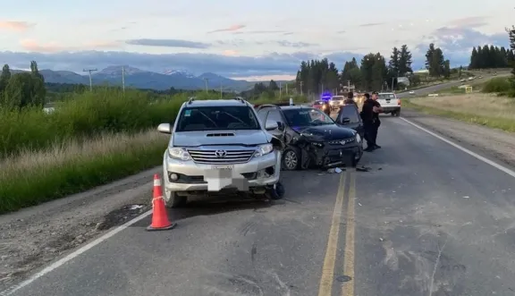 Fuerte choque entre Esquel y Trevelin: hubo heridos