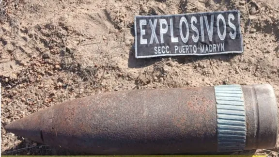 Hallaron proyectiles de artillería naval tirados en un descampado