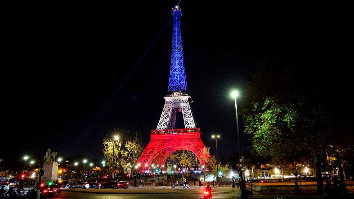 Homenajes a diez años del ataque terrorista al Teatro Bataclan