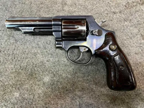 Imputan a un joven por realizar un disparo en el baño de un bar