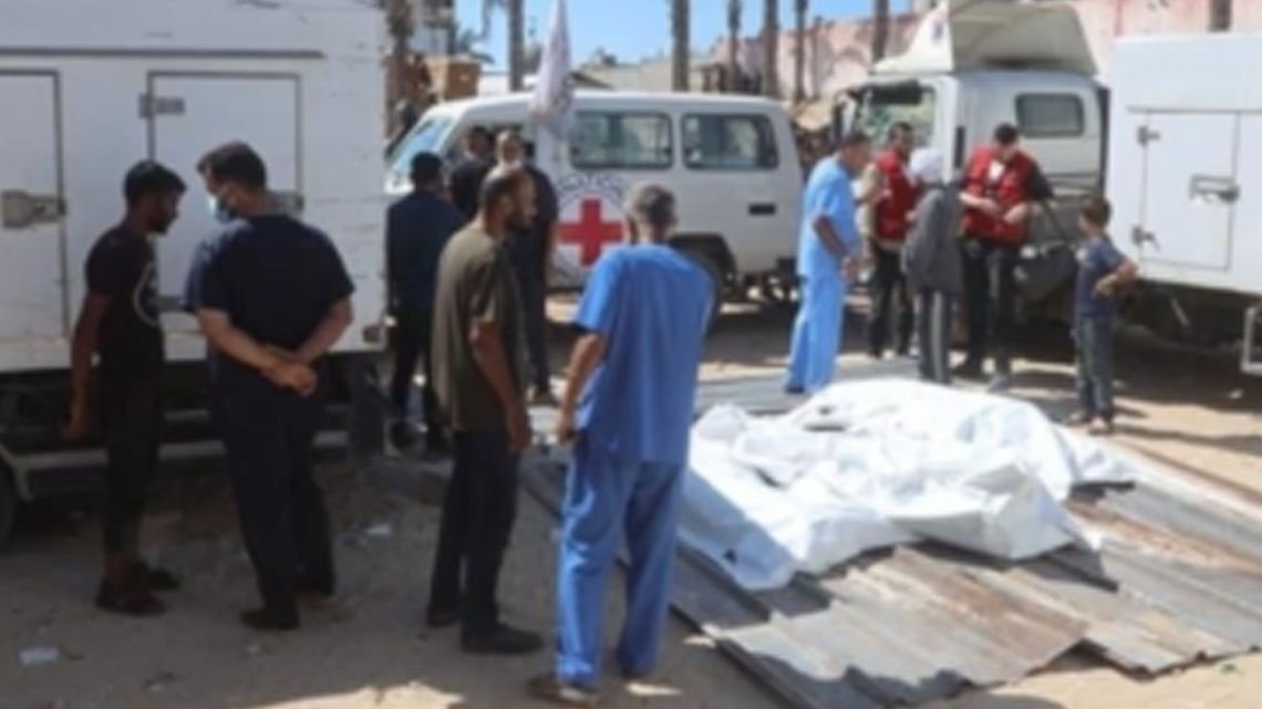 Israel devolvió 15 cuerpos palestinos luego de que Hamás entregara el cadáver de Meny Godard