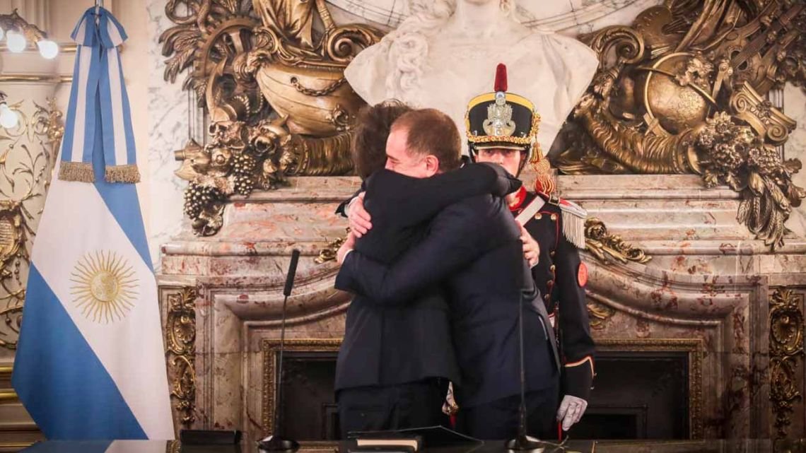 Javier Milei tomó juramento a Diego Santilli como nuevo ministro del Interior