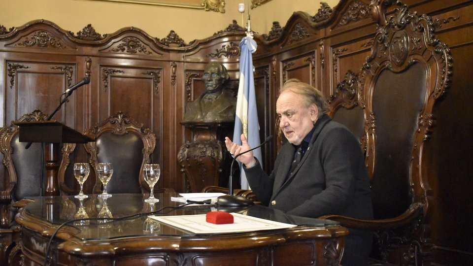 Jorge Alemán recibió el Doctorado Honoris Causa de la Universidad Nacional de Córdoba | Psicoanalista y columista de Página/12