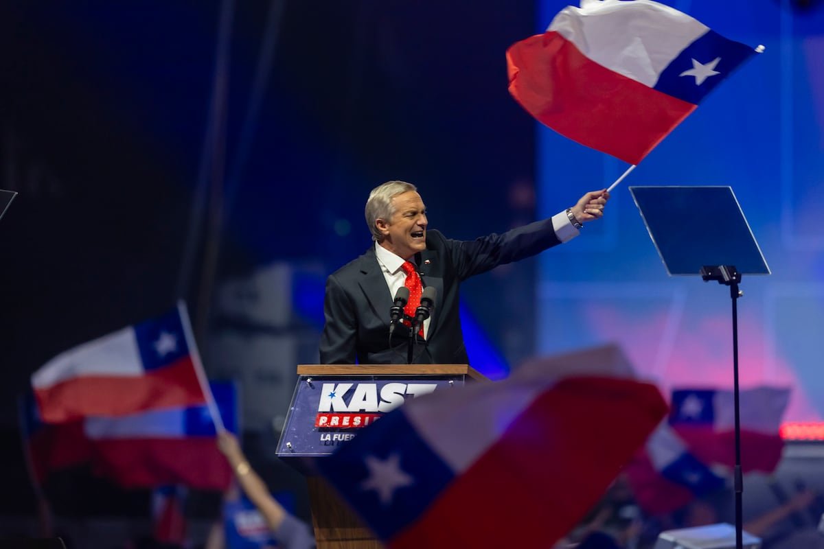 Kast se da un baño de masas en su cierre de campaña: “La tercera es la vencida”