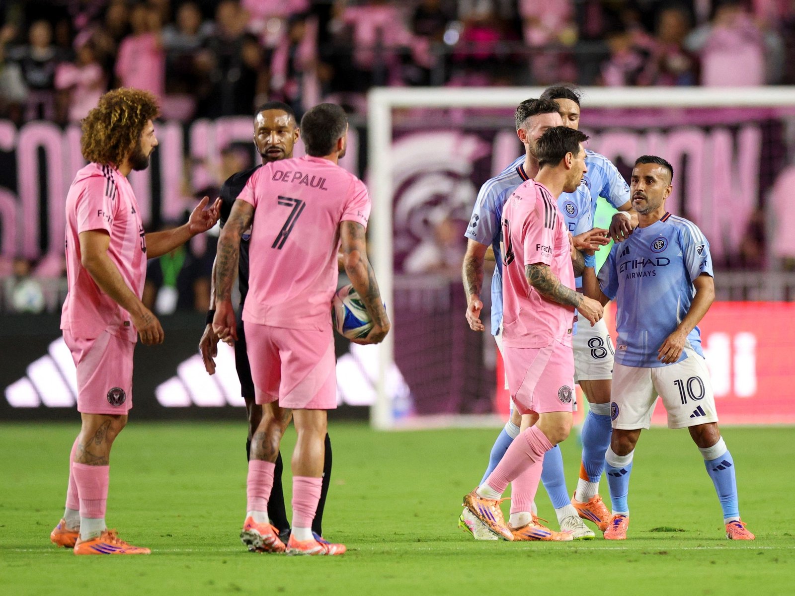 La acalorada e impensada pelea entre Messi y Maxi Moralez en pleno final del Este de la MLS entre Inter Miami y New York City FC
