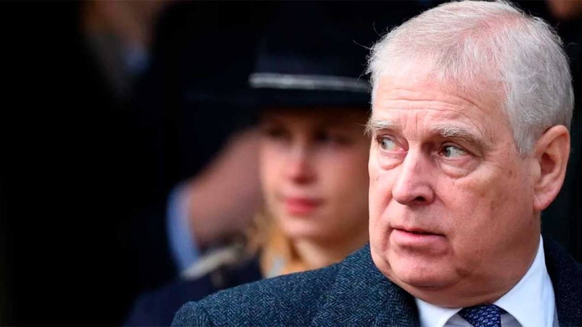 La deshonra llegó a Malvinas: retiraron las placas conmemorativas del príncipe Andrés por el escándalo Epstein