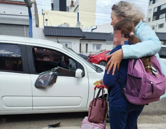 Le robaron la cartera a una mujer a la salida de un colegio privado