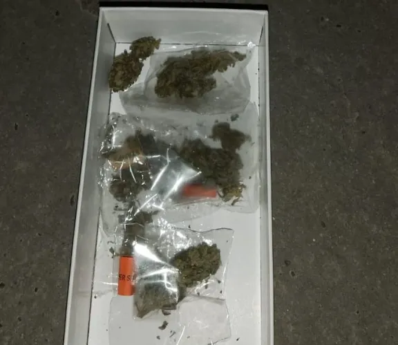 Lo identificaron cuando transitaba por avenida Lisandro de la Torre y llevaba droga