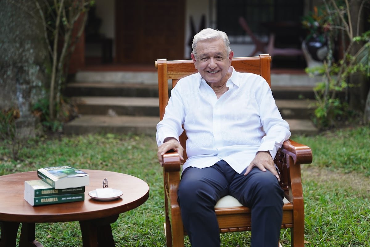 López Obrador reaparece con su nuevo libro: “Me gustaría que lo leyeran los españoles”