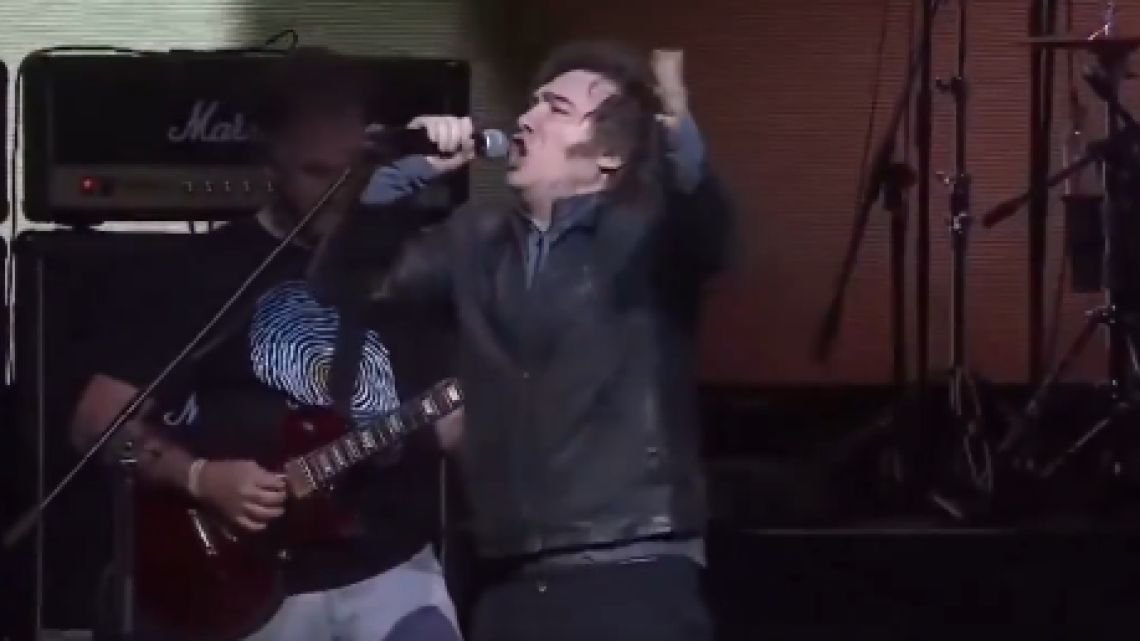 Nino Javo: Milei subió una versión suya cantando ‘Libre’ como homenaje a la caída del Muro de Berlín