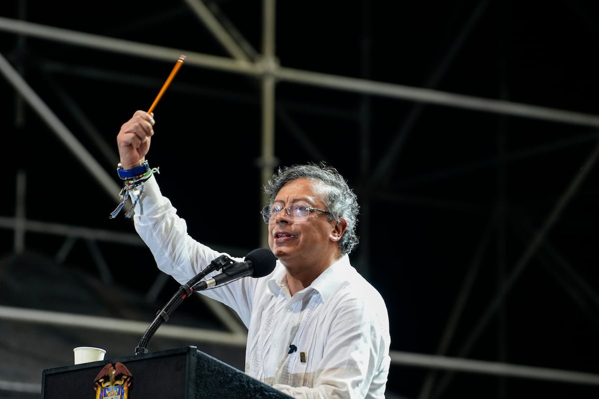 Petro ordena suspender la colaboración de inteligencia con Estados Unidos por los ataques contra las narcolanchas