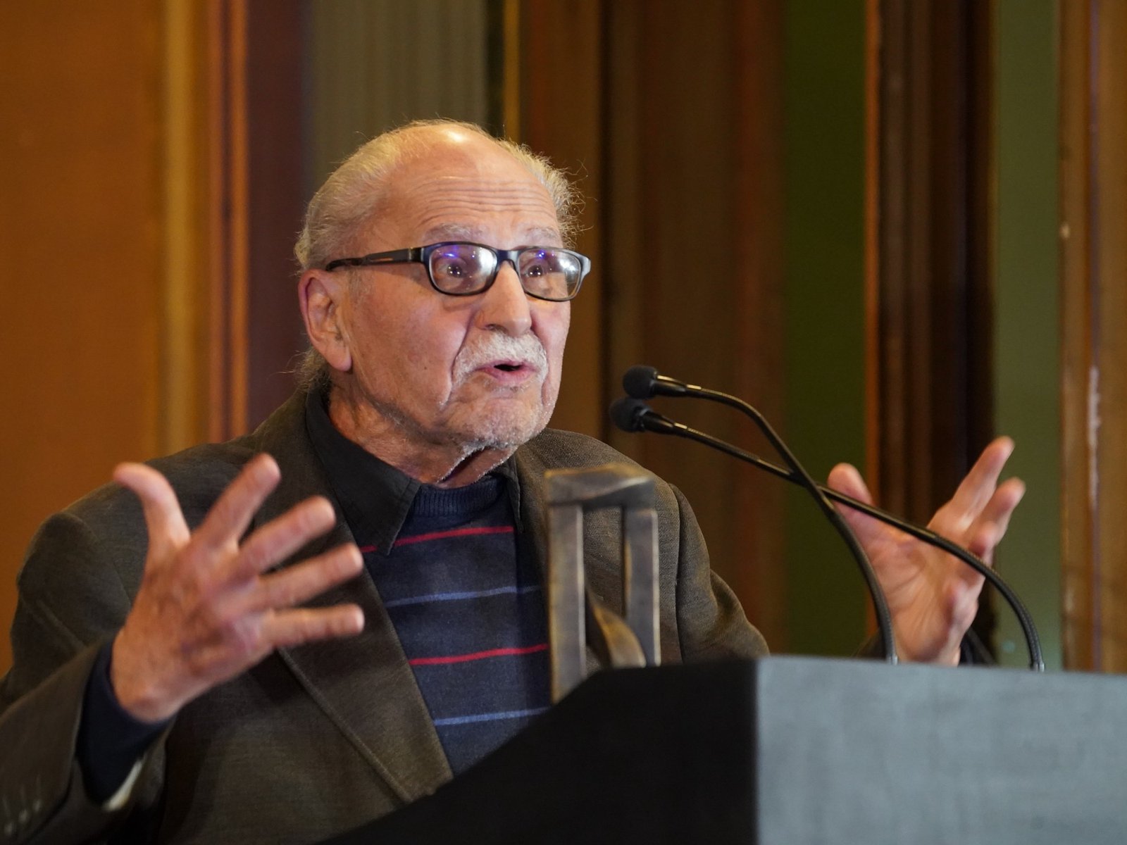 Premio Ñ a la Trayectoria para el dramaturgo Ricardo Halac, maestro del teatro argentino