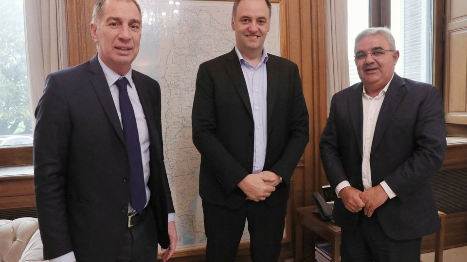 Santilli renunció a su banca de diputado y se reunió con gobernadores aliados | Casa Rosada define su agenda política