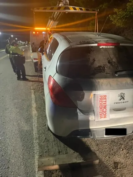 Sorprendieron a un adolescente manejando sin registro