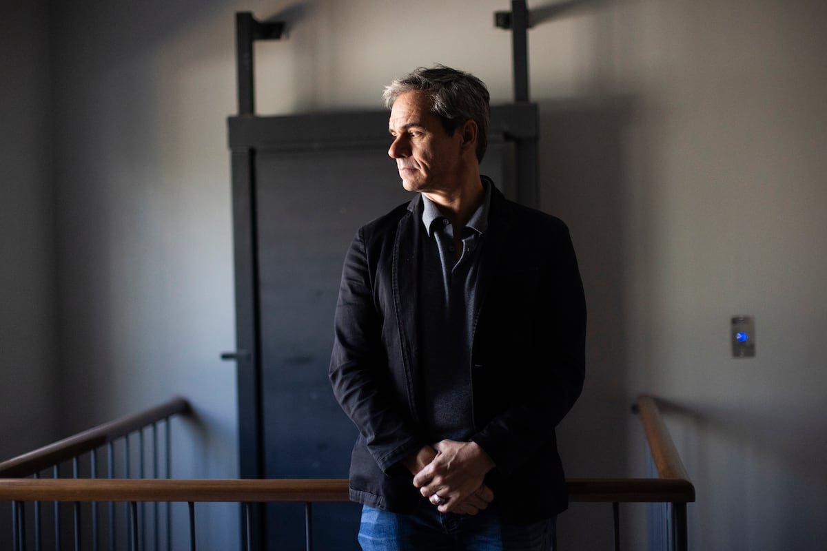 Tony Dalton deja de ser villano en la adaptación cinematográfica de ‘Las mutaciones’, la novela de Jorge Comensal