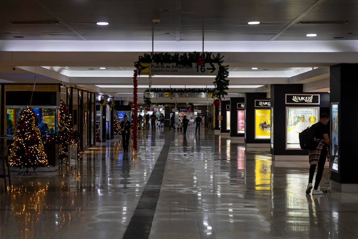Trump anuncia el cierre total del espacio aéreo de Venezuela | Internacional