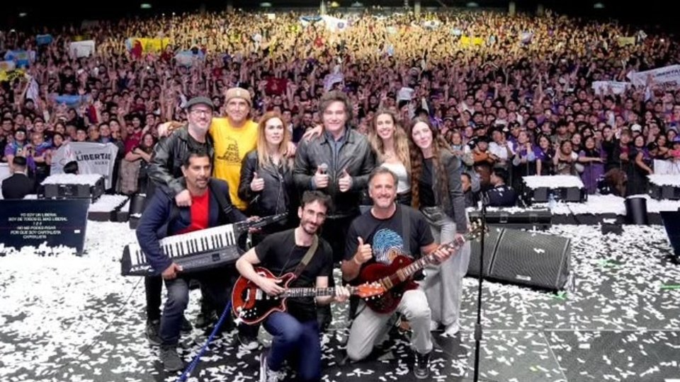 Un hombre de Pareja o la corista de Milei: ¿quién asumirá en el lugar de Santilli en diputados? | La Banda Presidencial copa el Congreso