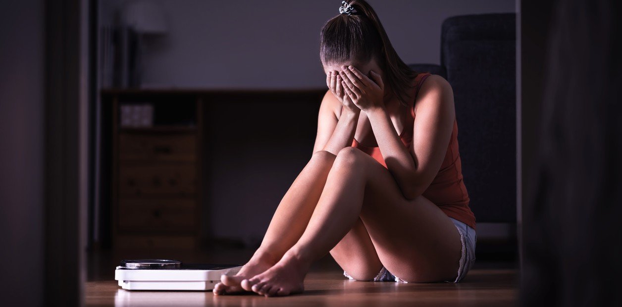 Un padre denuncia que ChatGPT dio instrucciones a su hija sobre dietas extremas y cómo vomitar