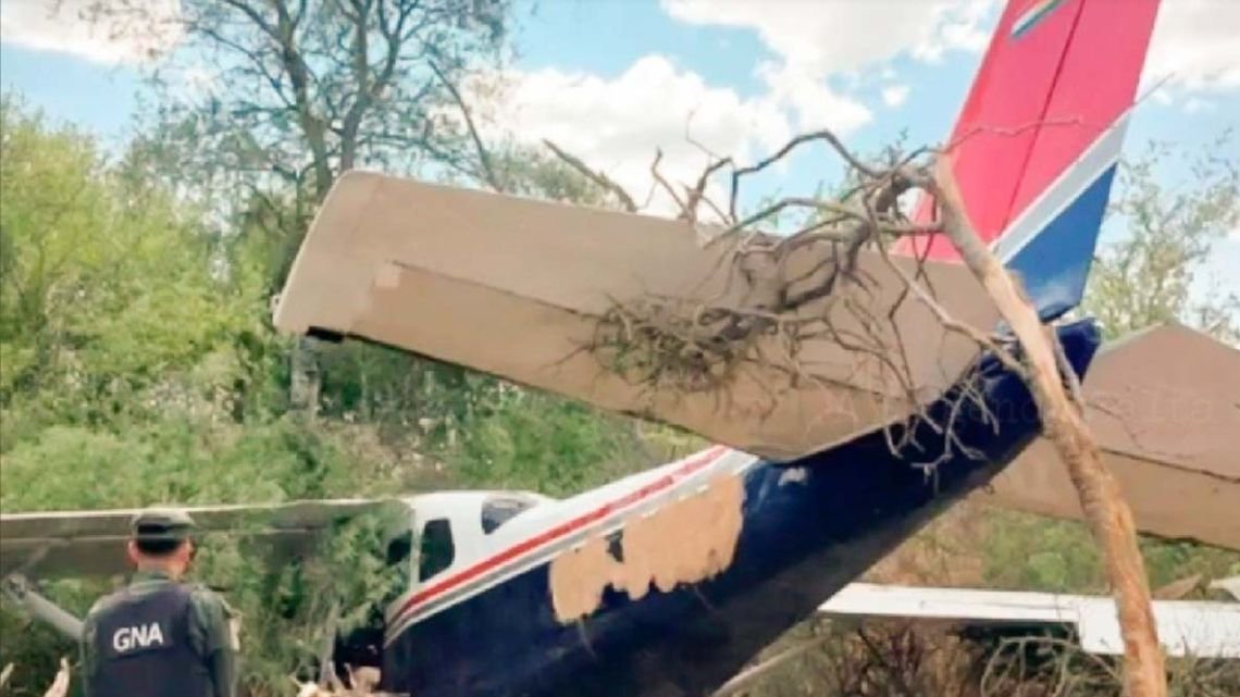 Una avioneta narco con más de 140 kilos de cocaína se estrelló en Salta