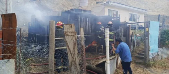 Una vivienda de la zona alta del Rincón del Diablo ardió en llamas