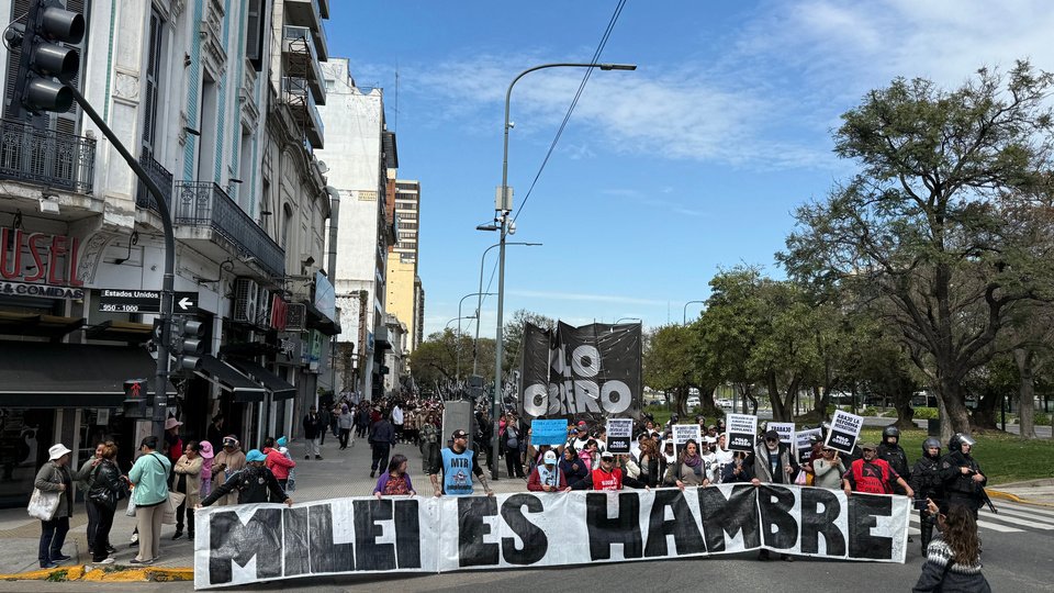 Vouchers en lugar de planes: críticas de las organizaciones sociales | La privatización de la ayuda social