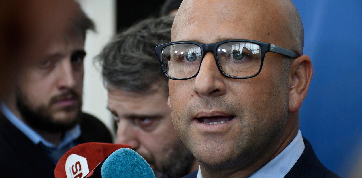 daba protección y cobraba del juego ilegal