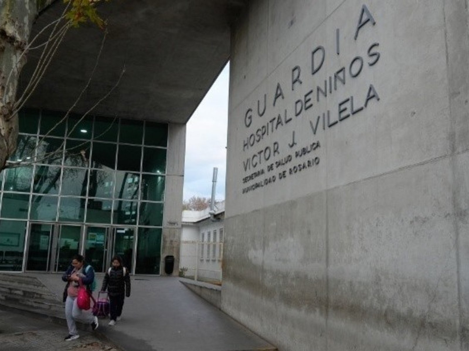 detuvieron a la pareja de la madre adolescente