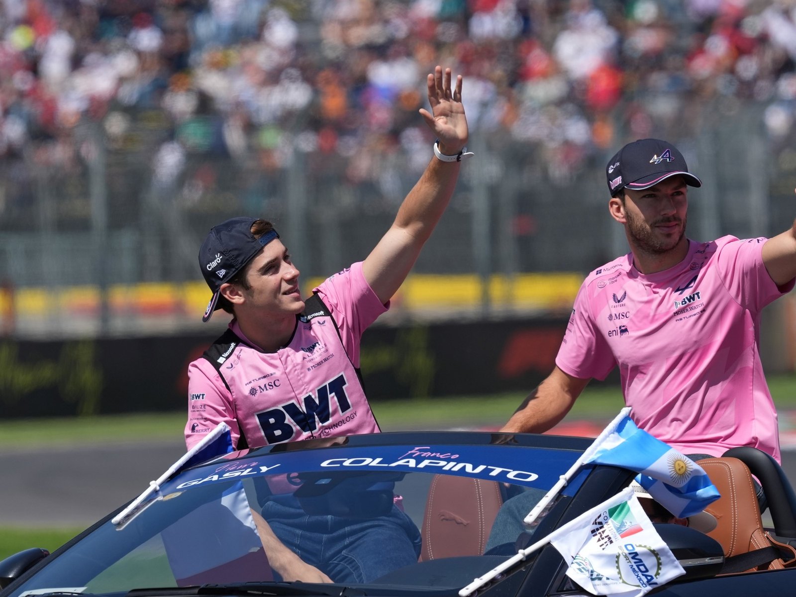 el posteo de la escudería y los guiños de sus amigos