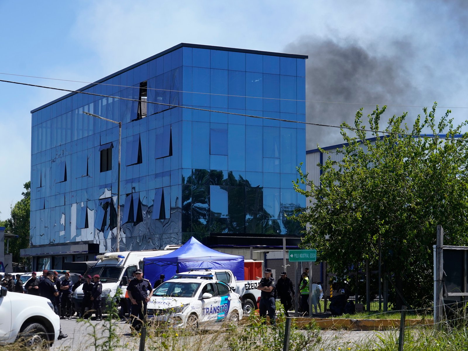 empezaron las pericias en las empresas quemadas para saber qué pasó