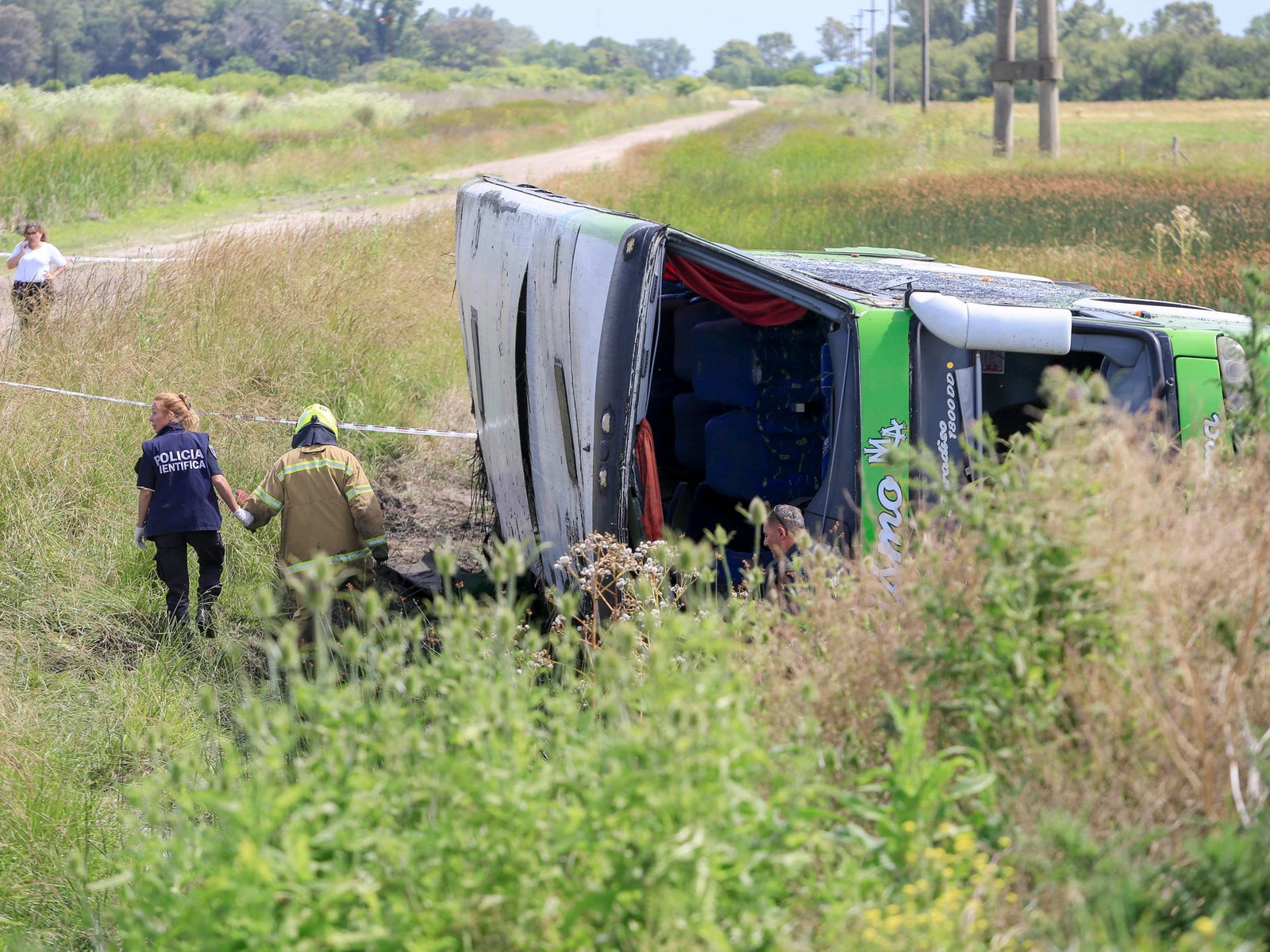 la principal hipótesis es que el chofer se quedó dormido