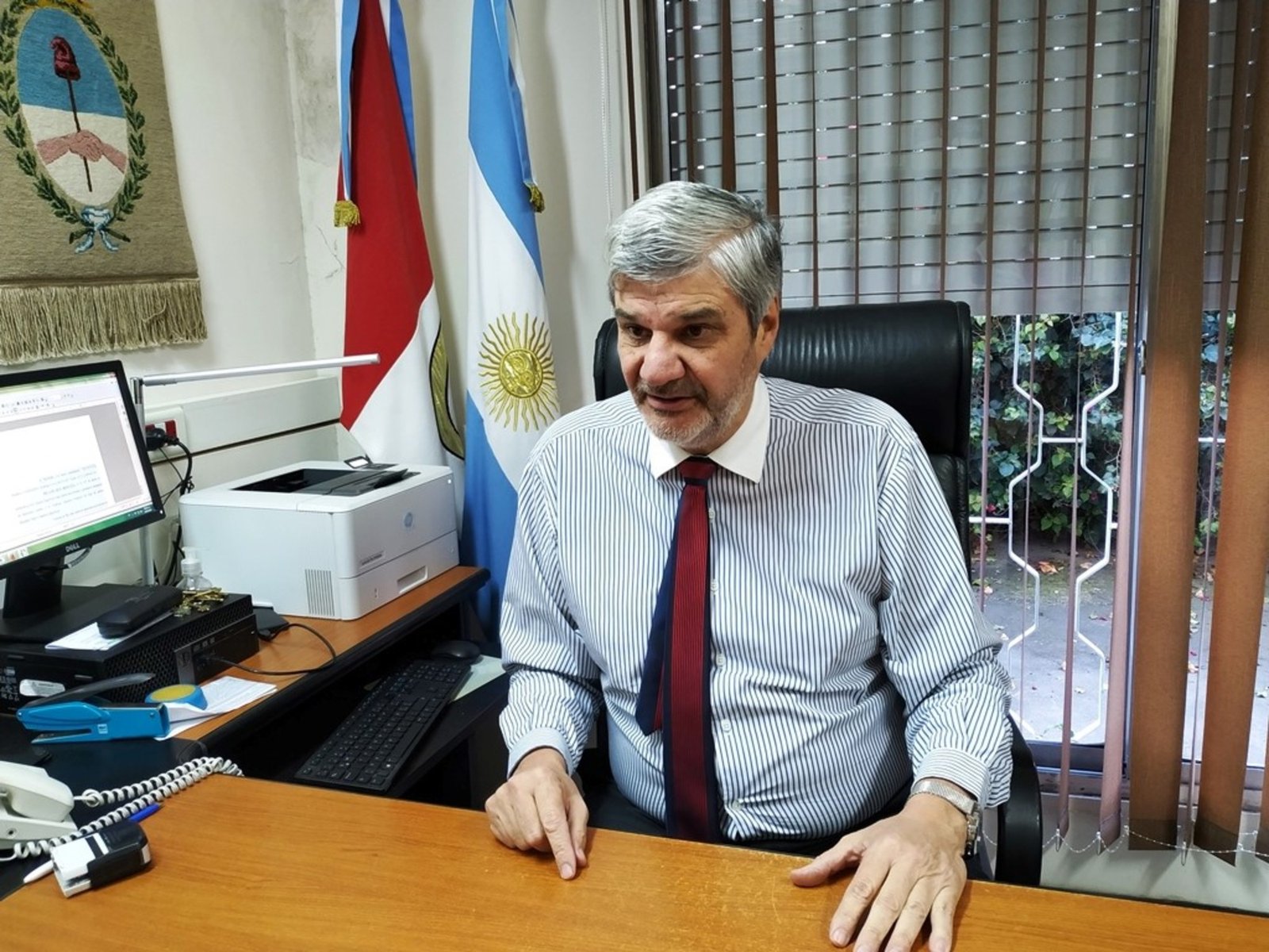 lo dejó sin celular, cuenta bancaria ni automovilismo hasta que se ponga al día