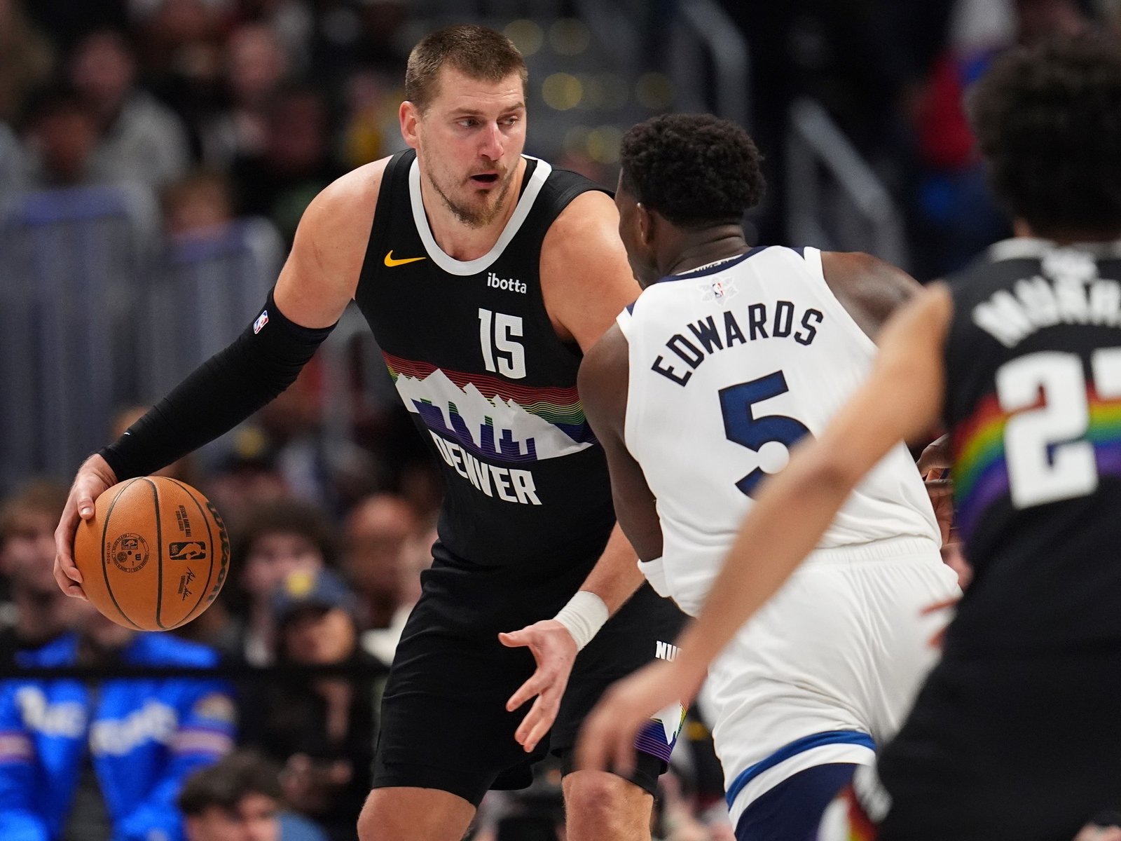 56 puntos, triple doble récord y triunfo de Denver en tiempo extra sobre Timberwolves