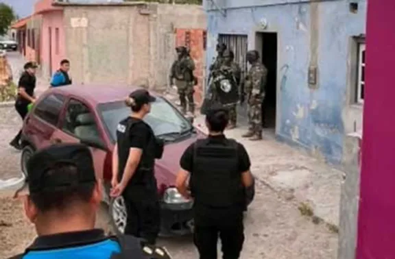 Allanamiento en Trelew: incautan tres revólveres y municiones por abuso de arma