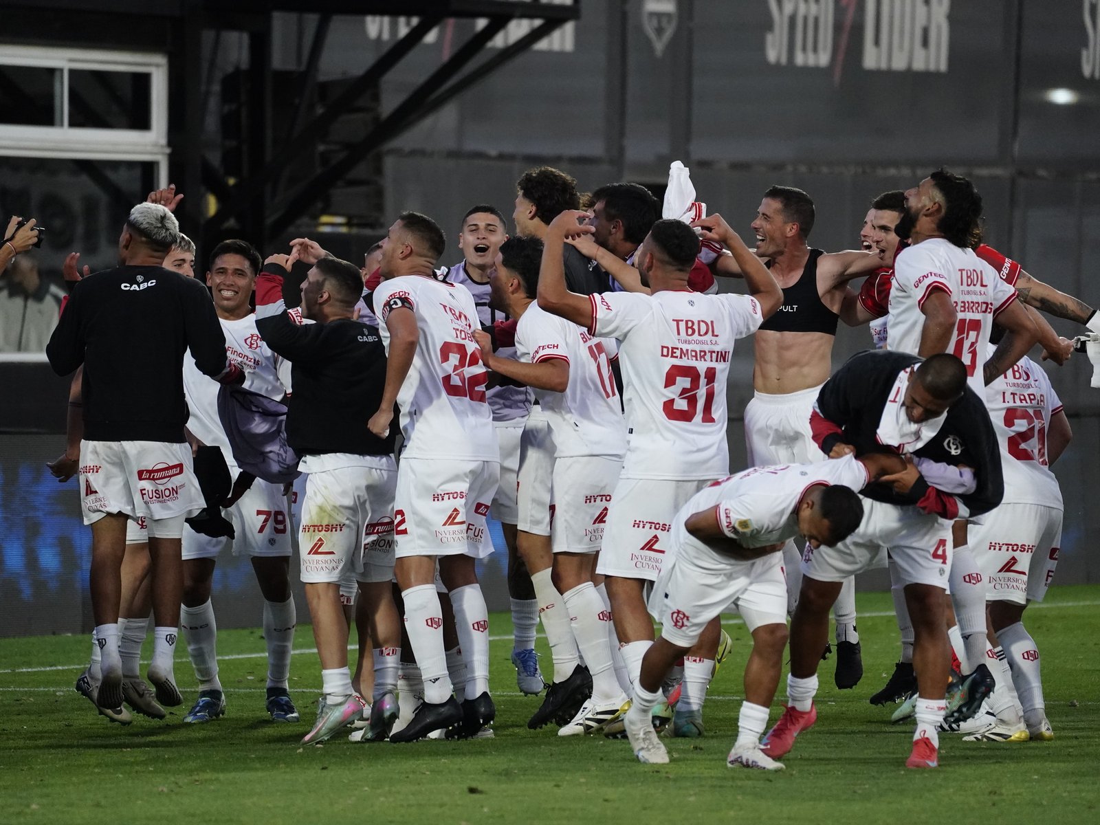 Barracas Central hizo un anuncio clave para poder disputar por primera vez en su historia la Copa Sudamericana