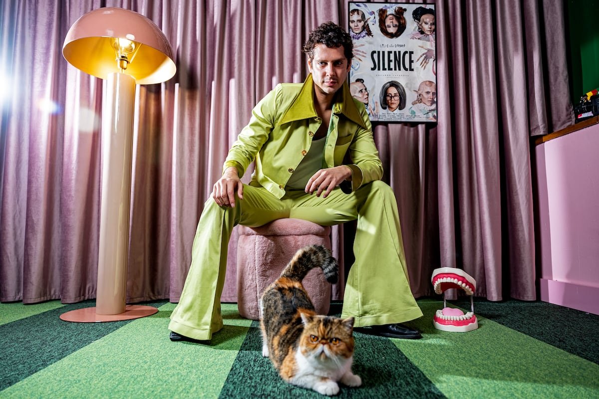 Eduardo Casanova feminiza a los vampiros en su nueva serie: “El silencio que viven hoy las personas con VIH es terrorífico” | Series de Televisión