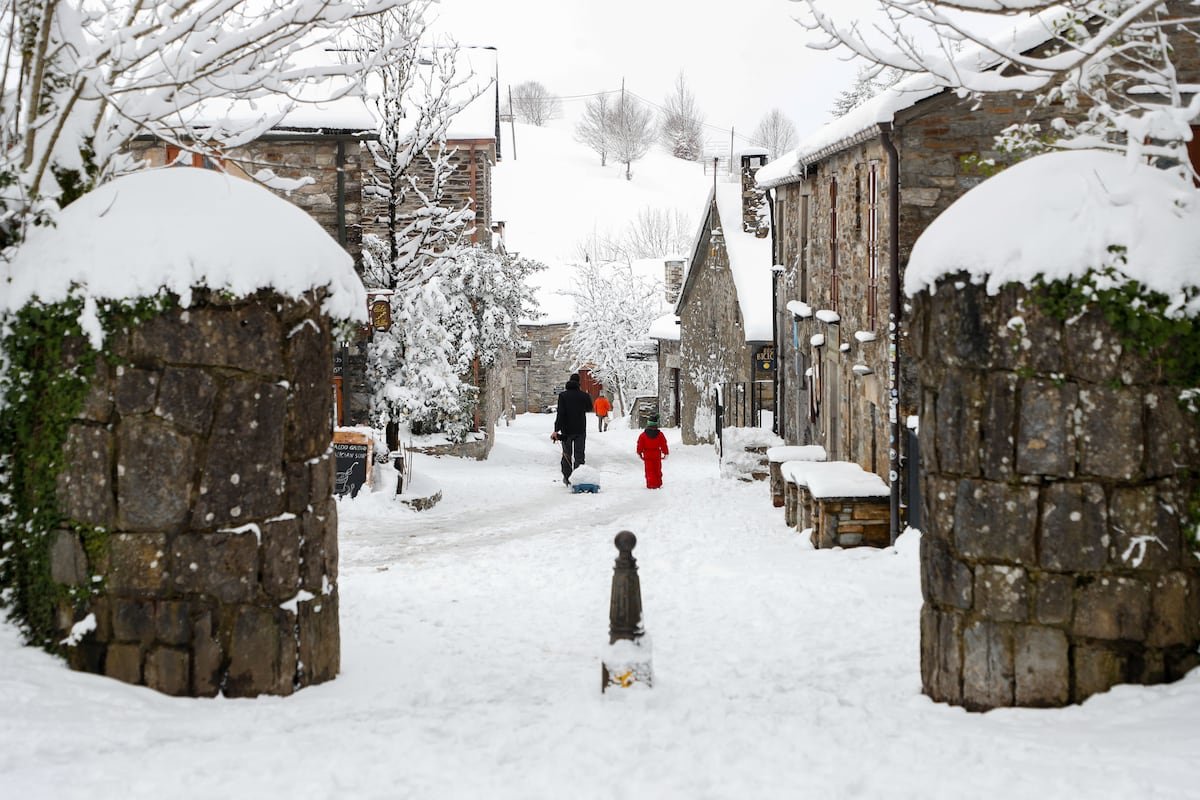 El nuevo año llega con un cambio drástico en el tiempo que puede derivar en fuertes lluvias e incluso amplias nevadas a partir del domingo | El tiempo hoy en España y en el mundo
