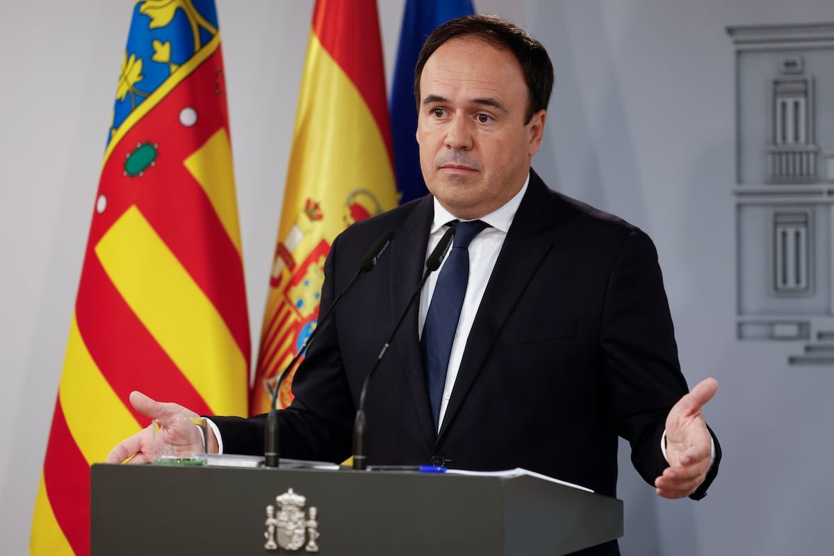 Génova aprueba una “comisión transitoria” en el PP valenciano presidida por Pérez Llorca e incorpora a González Pons | España