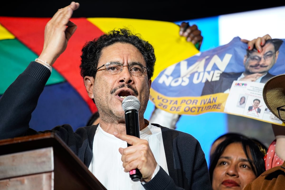 Iván Cepeda se consolida como líder de las encuestas electorales para la carrera presidencial en Colombia