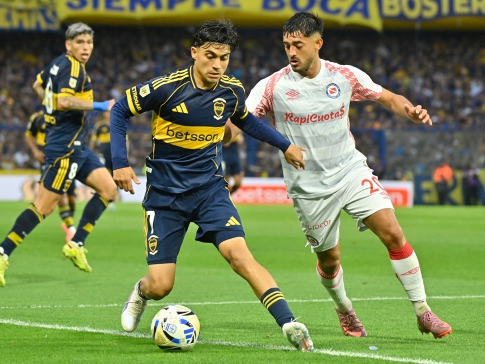 La «bronca» de un jugador de Argentinos: «Marchesin estuvo haciendo tiempo, no quería sacar» :: Olé