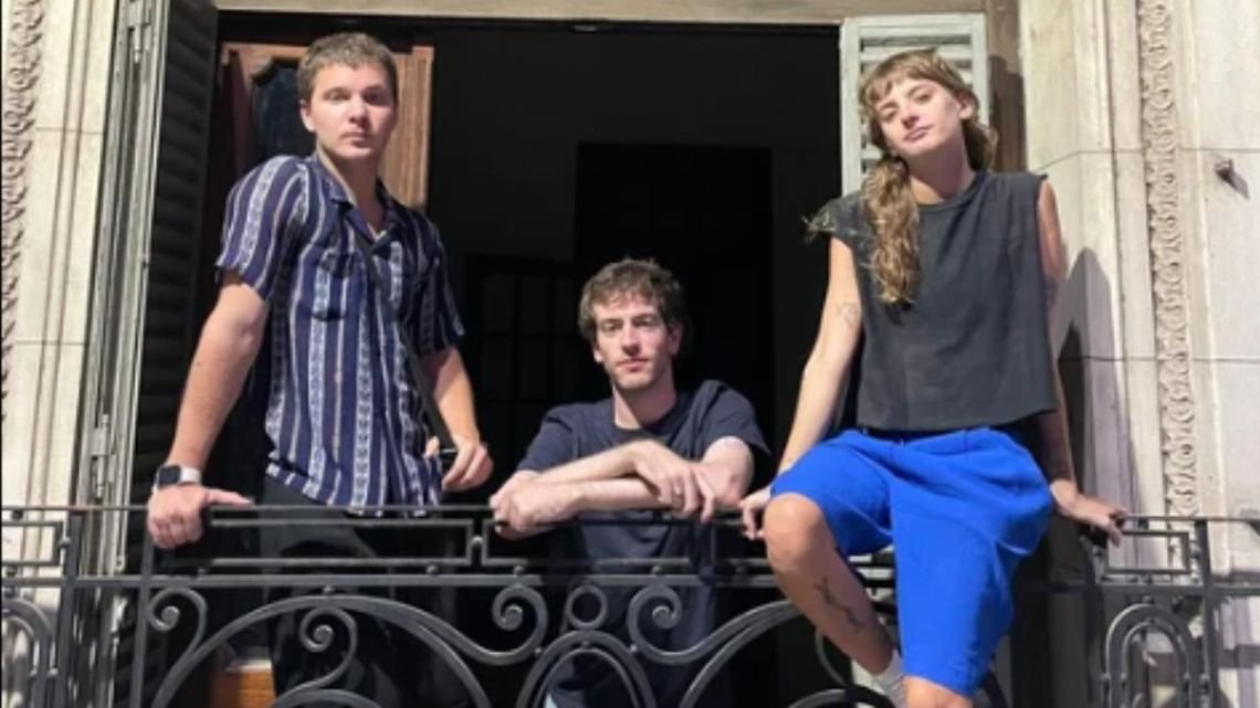 «Lo raro antes que lo bueno»: tres jóvenes y una apuesta editorial de «riesgo»