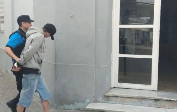 Marche preso… por robar queso