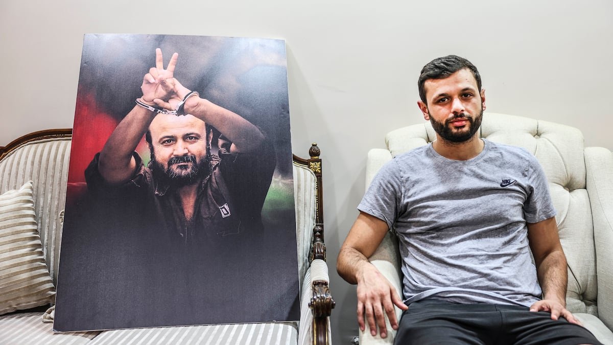 Más de 200 artistas internacionales, entre ellos Almodóvar y Cercas, piden la liberación del líder palestino Marwan Barguti | Internacional