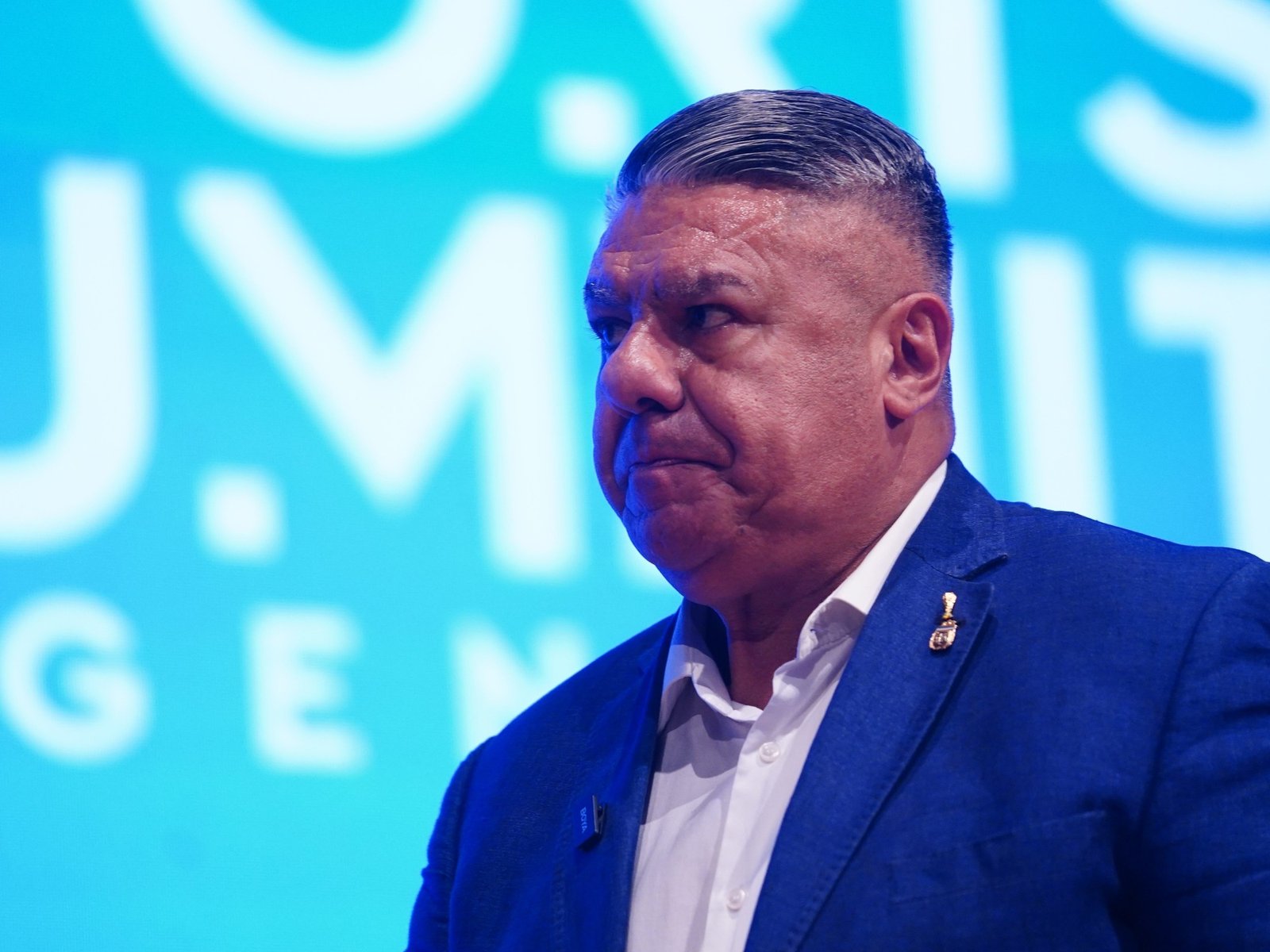 «No existen los Robin Hood que luchen por el bienestar del pueblo»