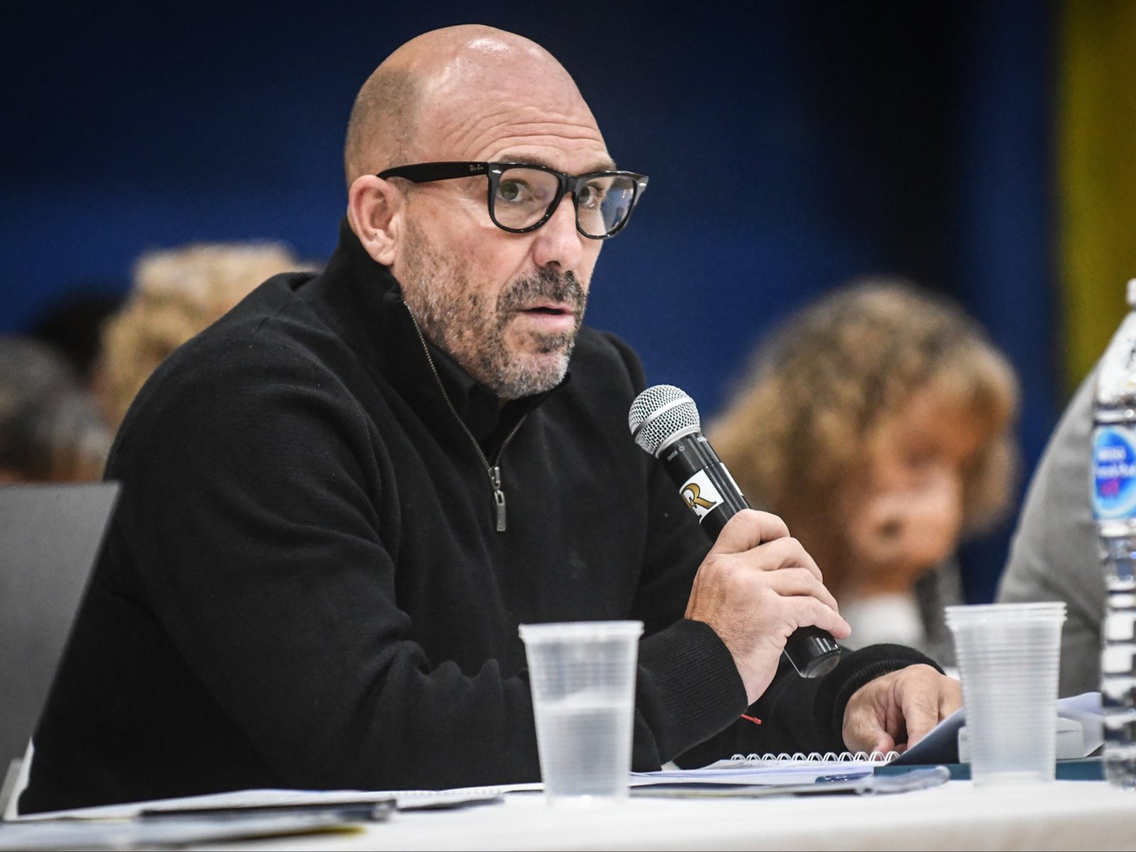 «Nos atacan porque rompimos el status quo»