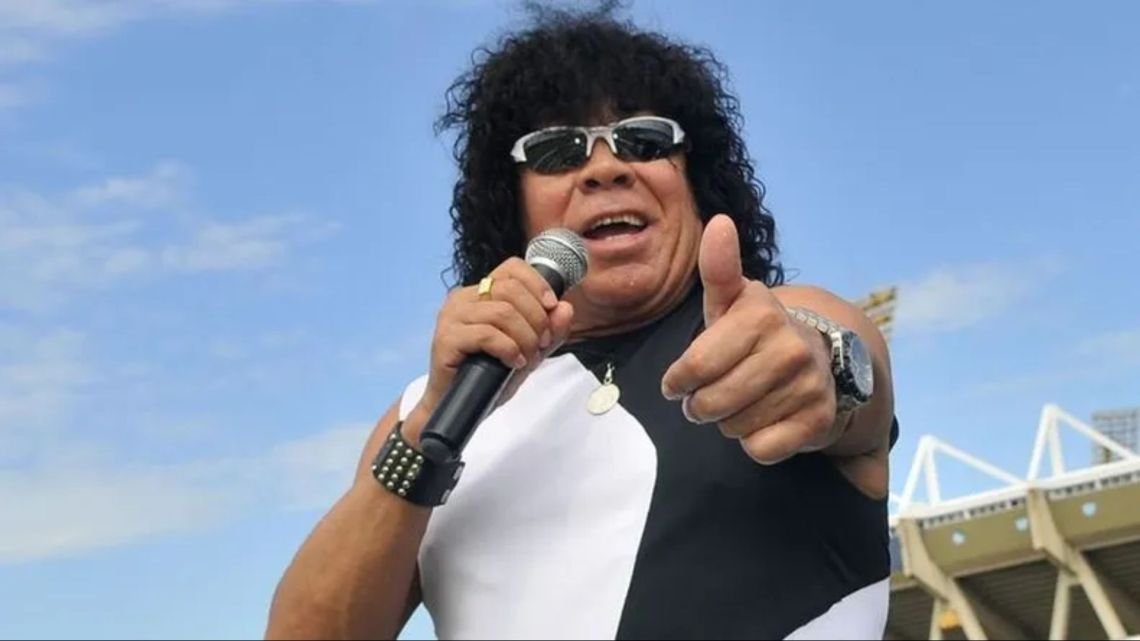 Operaron de una hernia a La Mona Jiménez en Córdoba