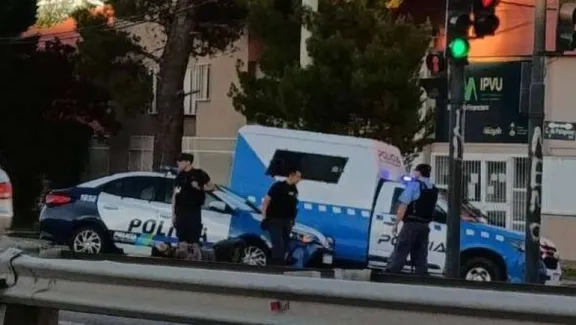 Pelea entre limpiavidrios deja un herido en Neuquén capital