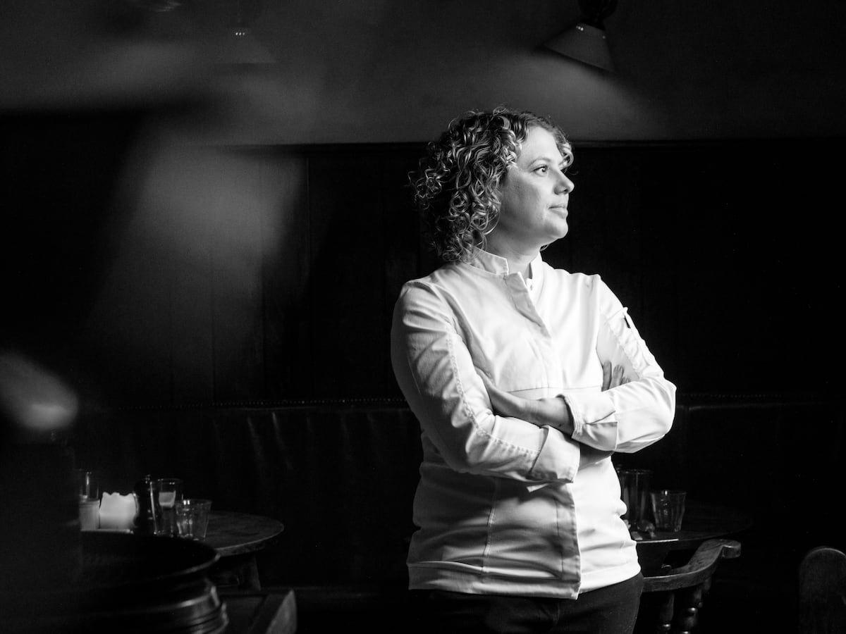 Sally Abé, chef: “El trabajo de cocinero se ha vuelto más fácil, pero sigue sin incluir a las mujeres” | EL PAÍS Semanal