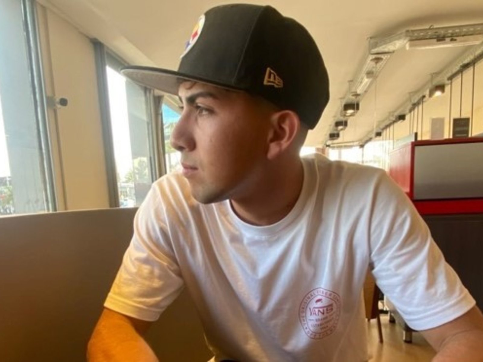 Simulaban allanamientos policiales y balearon a un joven para robarle el auto: detuvieron a los tiradores