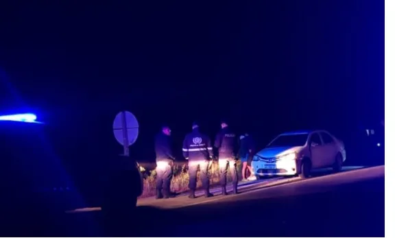 Tres detenidos por daño y robo en una vivienda de El Hoyo